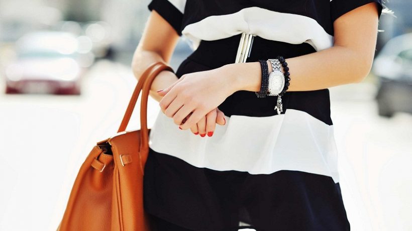 10 things that should always be in a women’s handbag in the summer