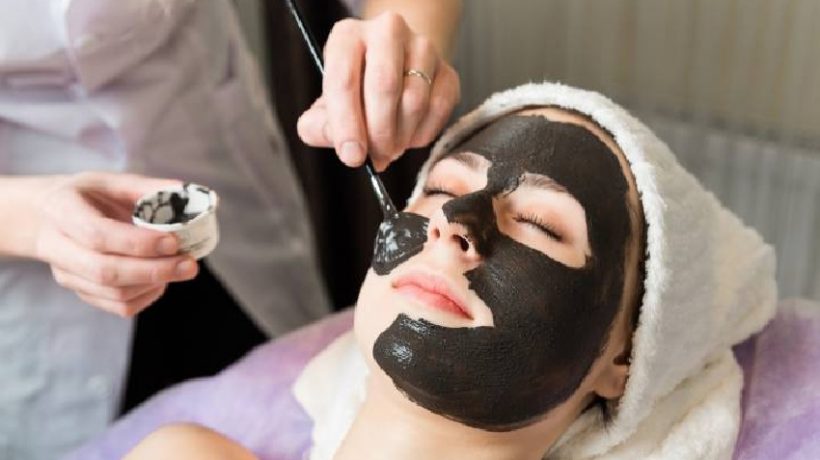 3 Recipes for home face masks with activated charcoal