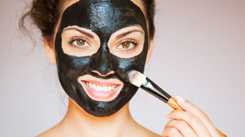 Cosmetics based on activated charcoal: The trend that comes from the east