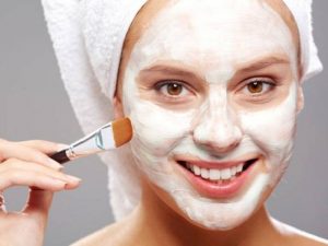Clean the face with baking soda