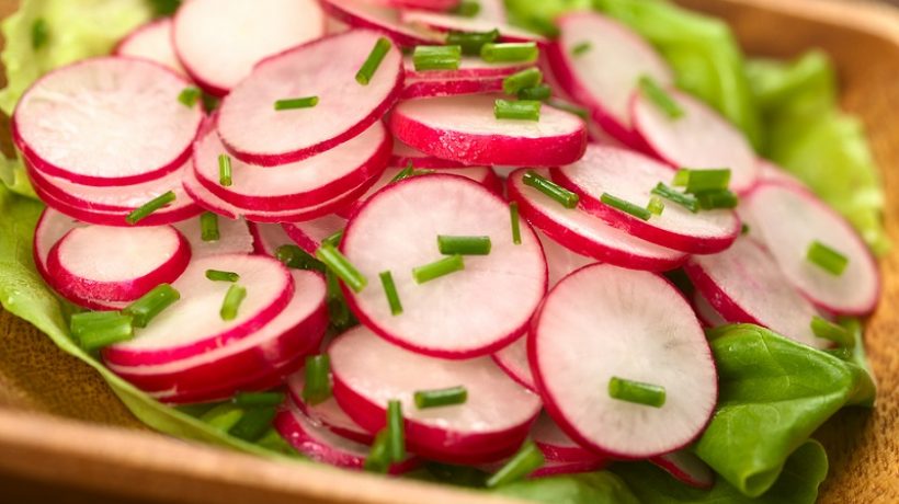 Radish salad: easy and quick recipe