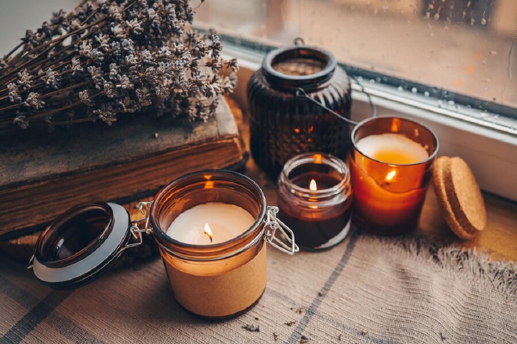 What Is Aromatherapy: how to Candles to Reduce Anxiety