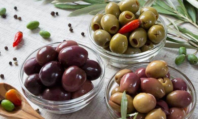 Are Olives Acidic? Definitive Guide to Olives