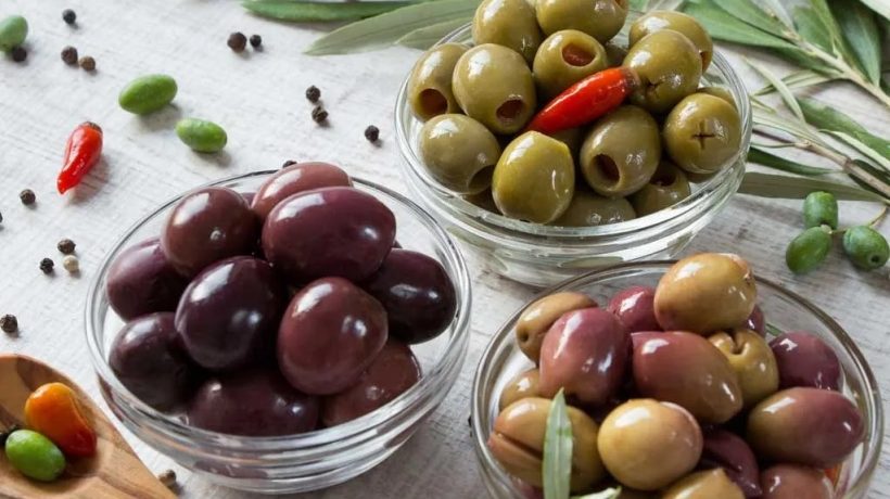 Are Olives Acidic? Definitive Guide to Olives