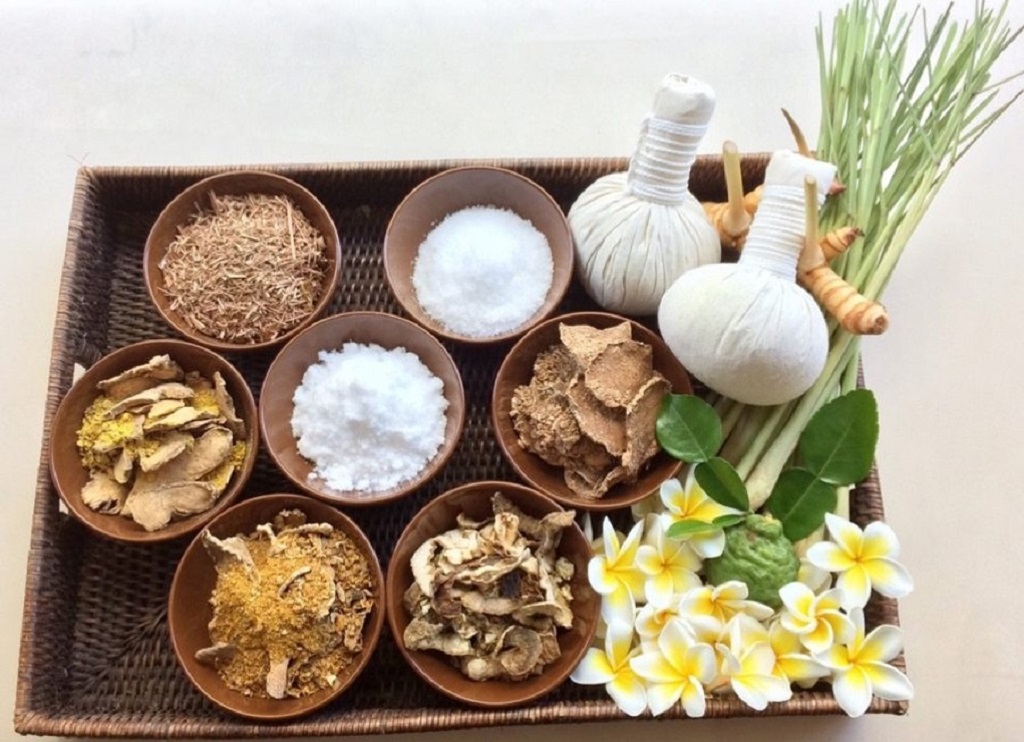 What is a Thai herbal compress